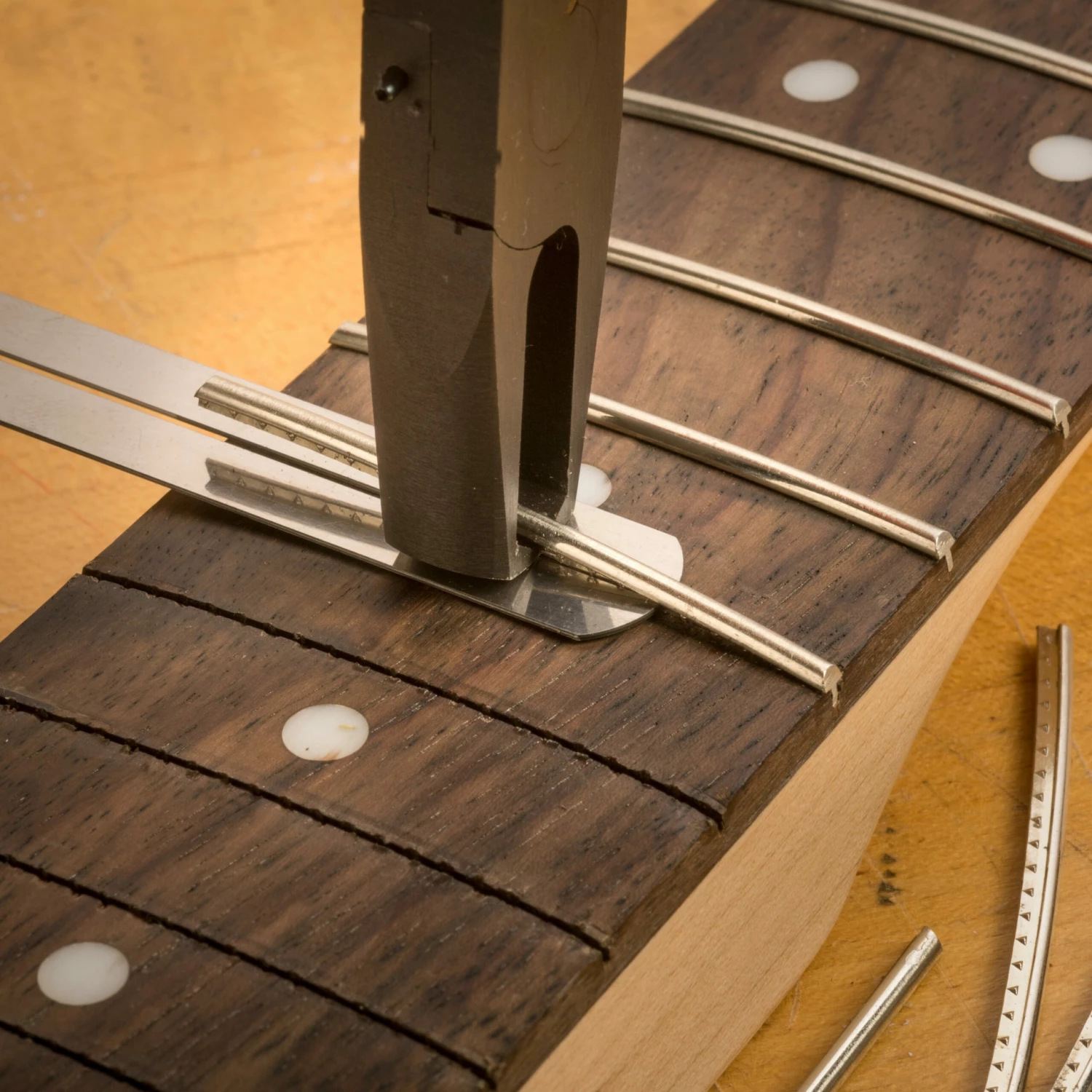 StewMac Precision Fret Puller - StewMac StewMac Precision Fret Puller - StewMac -US Tool Sales Shop 1636 5 with chipstopper 3000px scaled