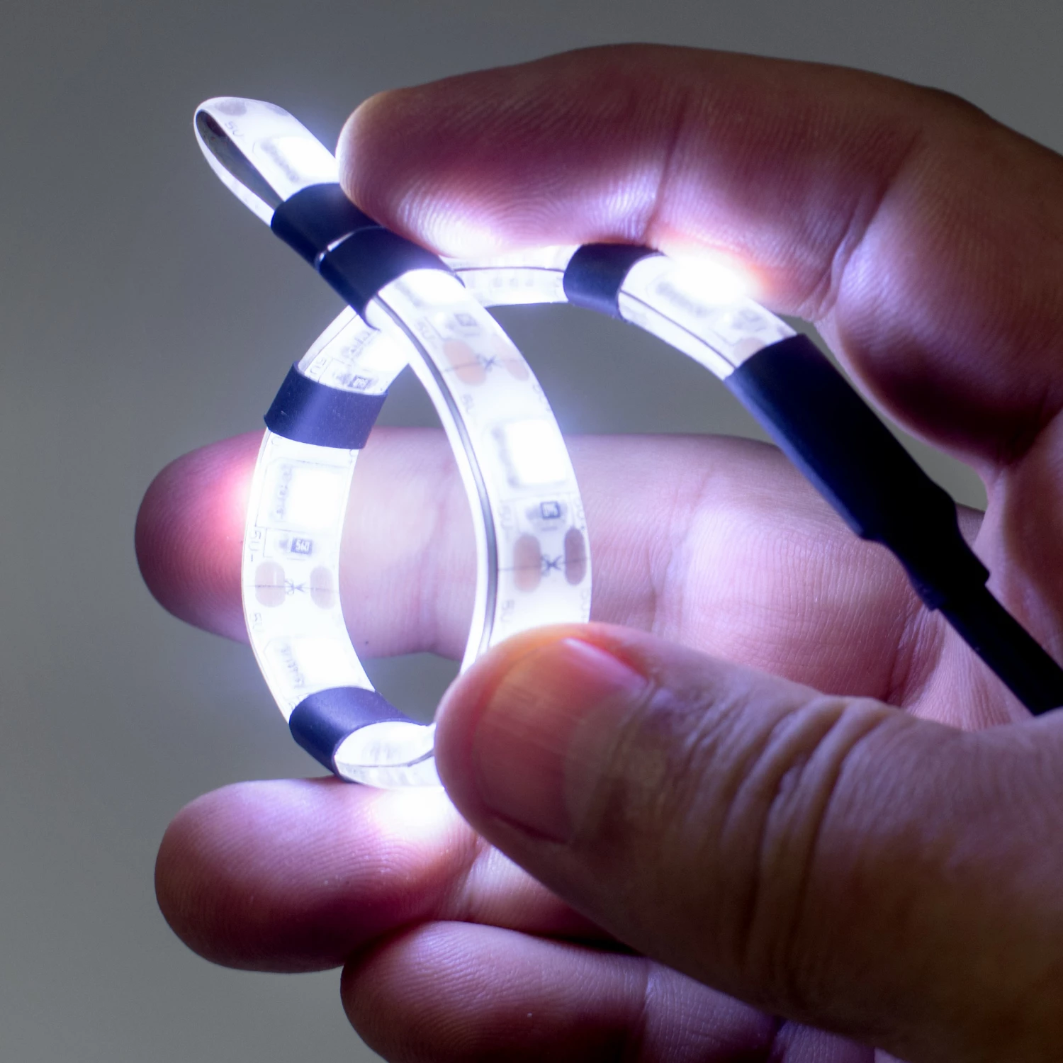 Inner-Bright LED Flexible Inspection Light - StewMac Inner-Bright LED Flexible Inspection Light - StewMac -US Tool Sales Shop 1745 2 flexed in hand 2400