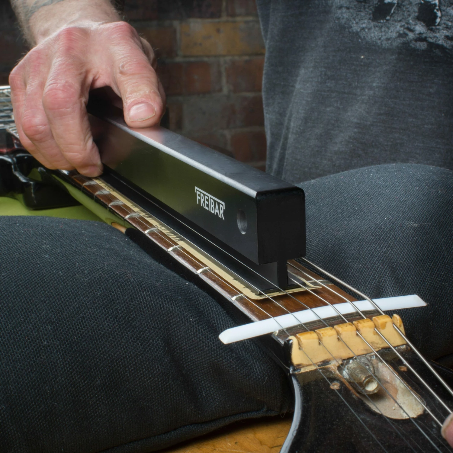 StewMac Fretbar Understring Leveler - StewMac StewMac Fretbar Understring Leveler - StewMac -US Tool Sales Shop 4641 1 fretbaer inuse 3000 scaled