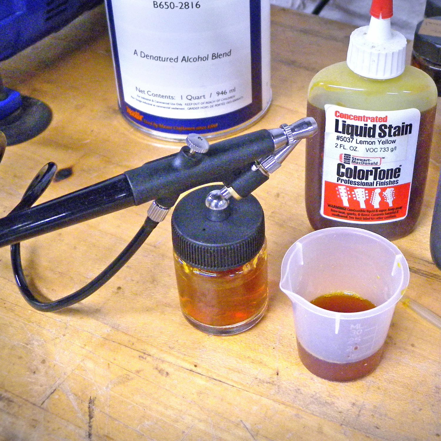 StewMac Airbrush Outfit - StewMac StewMac Airbrush Outfit - StewMac -US Tool Sales Shop 6439 5 inuse 2 2000